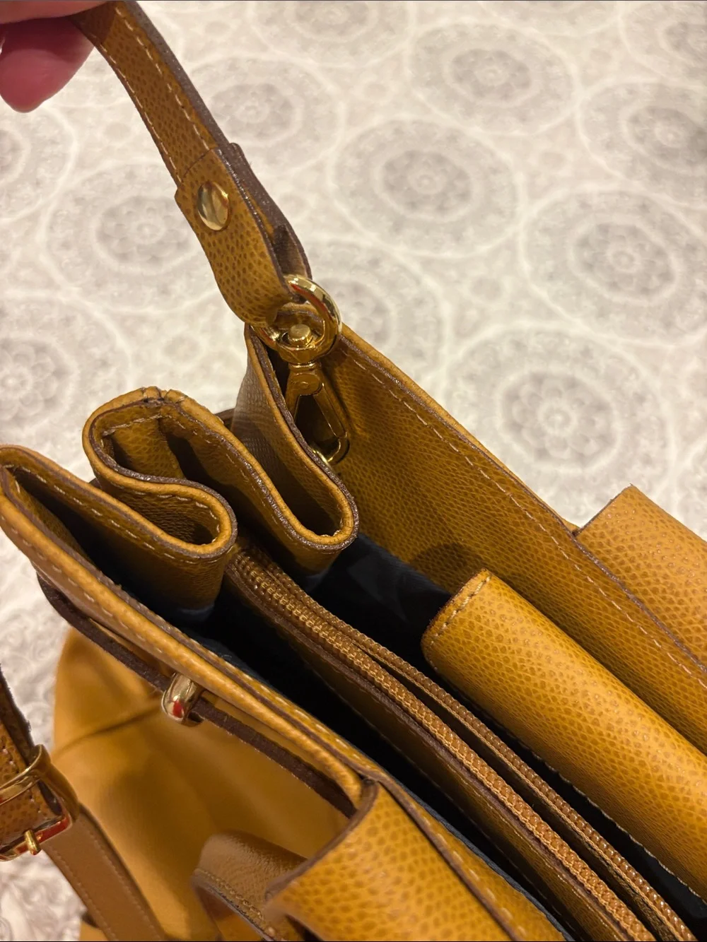 Women's Structured Leather Tote Bag in Tan